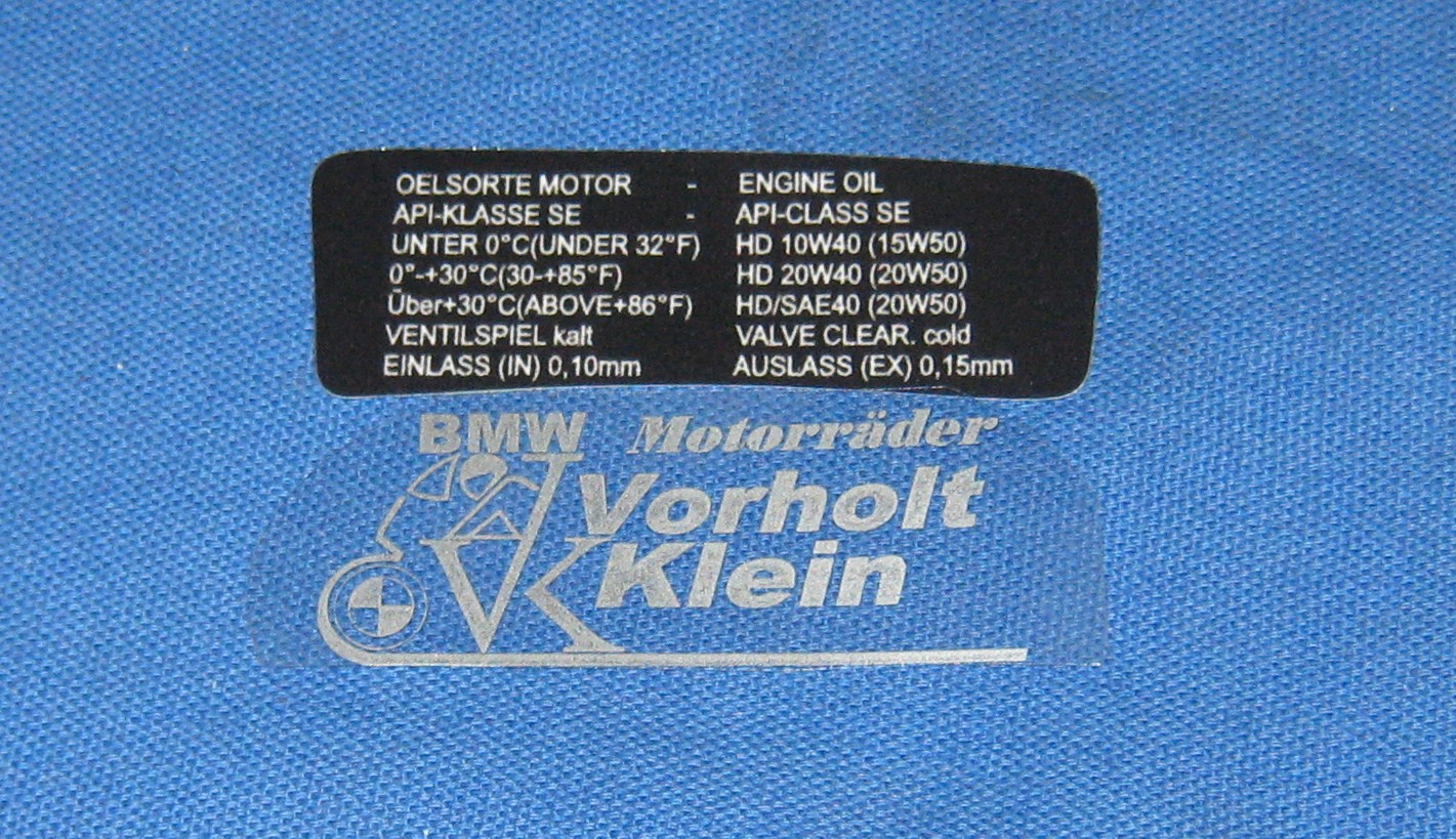 Hinweißschild rechts S-Cockpit Ölsorte