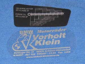 Hinweißschild RT rechts nach 85 Ölssorte