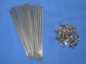 Speichen Satz mit Nippel in chrom 19 Zoll Trommelbremse vorne