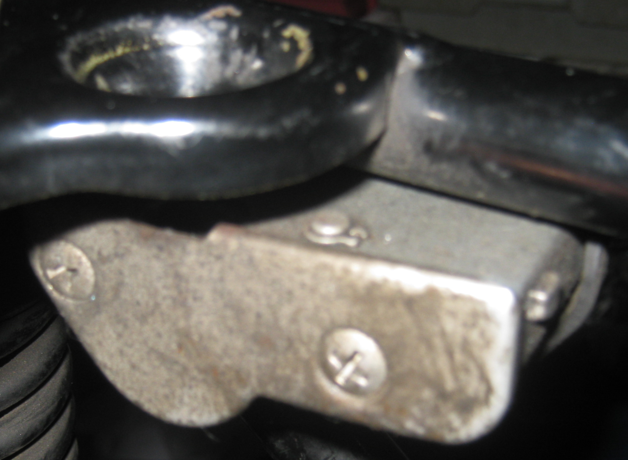 Schloßkasten für die Sitzbank am Rahmen